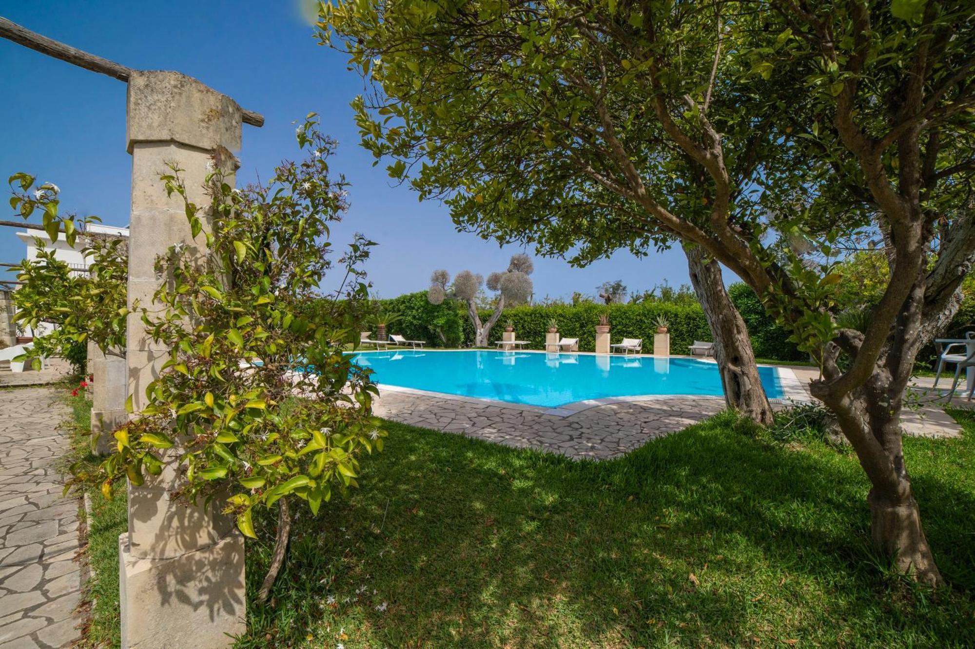 Villa Lisa Garden And Pool - Happy Rentals Мелендуньо Екстериор снимка